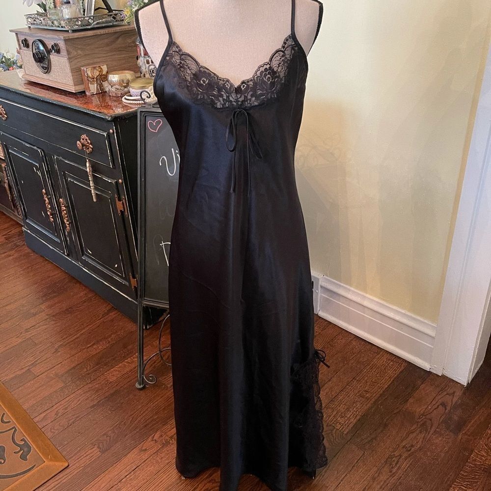 Jones New York Sz M Long Lace Trim Side Slit Gown